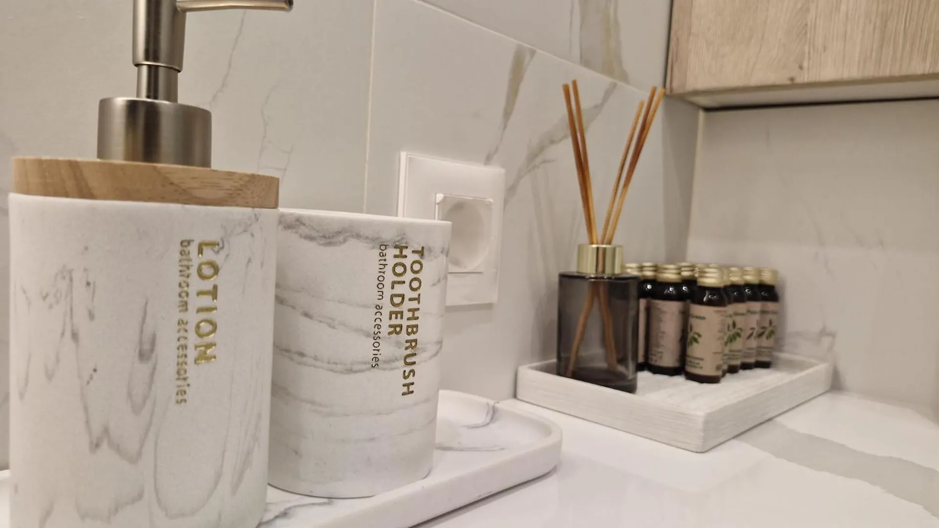 Apartment Marbel - Designer Retreat With Free Parking Burgas City